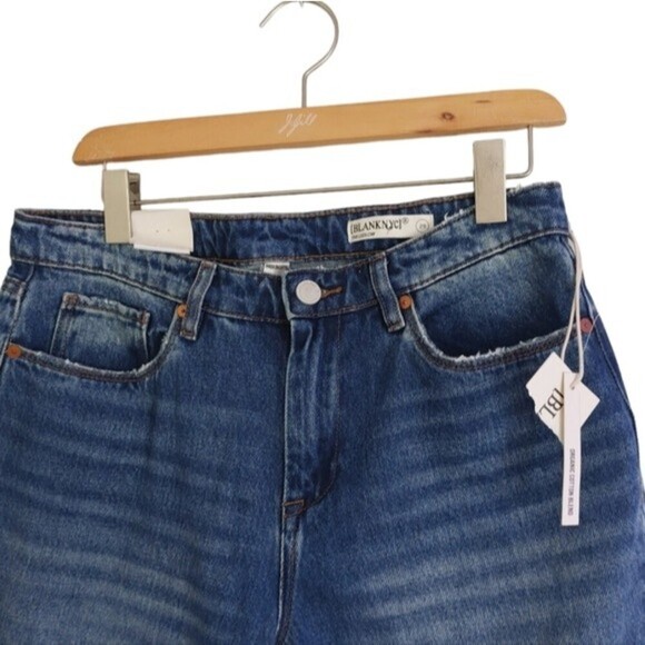 NWT BlankNYC | The Ludlow crop girlfriend size 29  distress 100% organic cotton - Picture 6 of 11